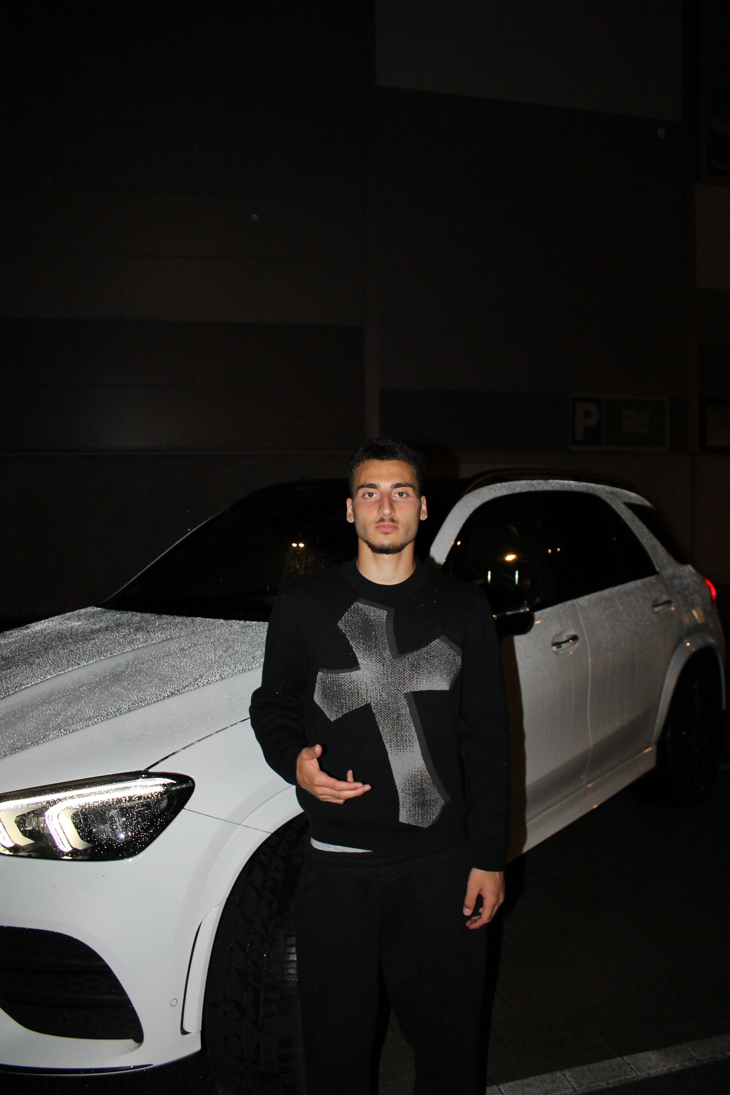 Holy Knit Sweater - Deus Amor